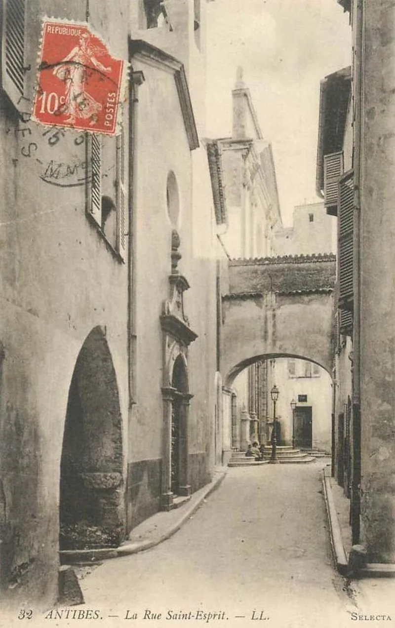 The Rue Saint-Esprit in 1915