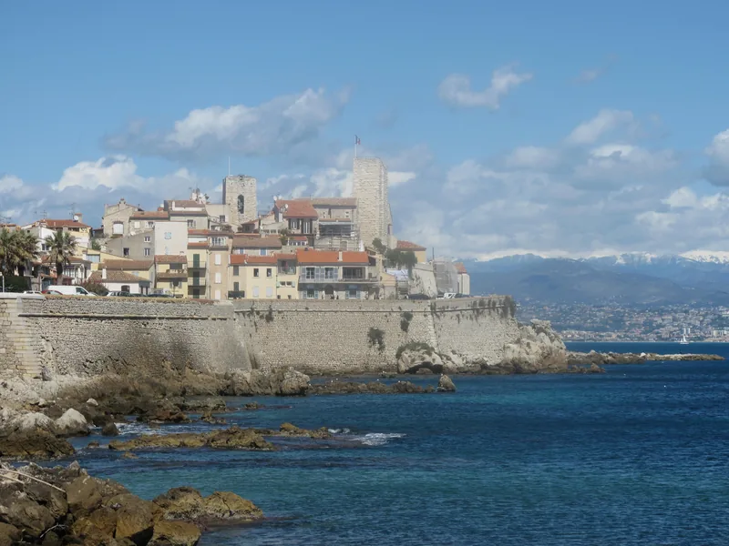 The sea wall of Vieil Antibes