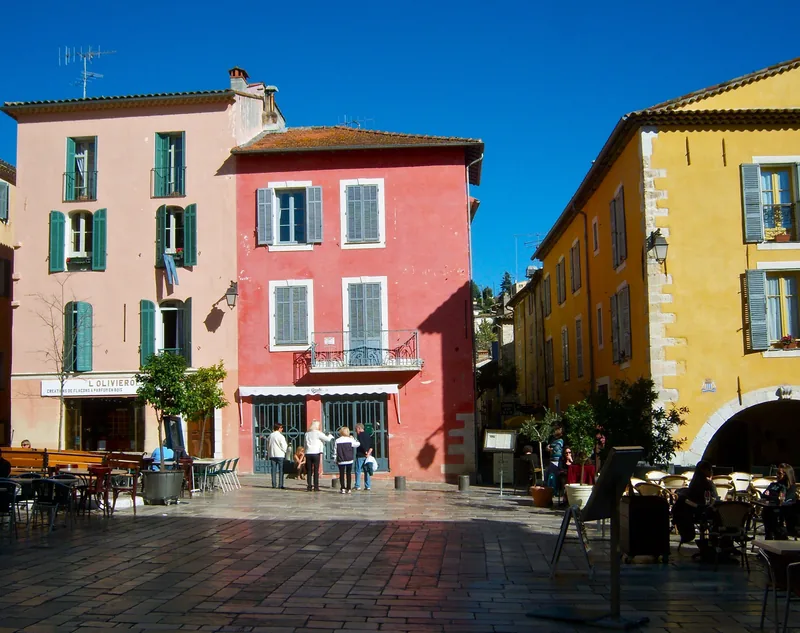 The Place des Arcades in Valbonne