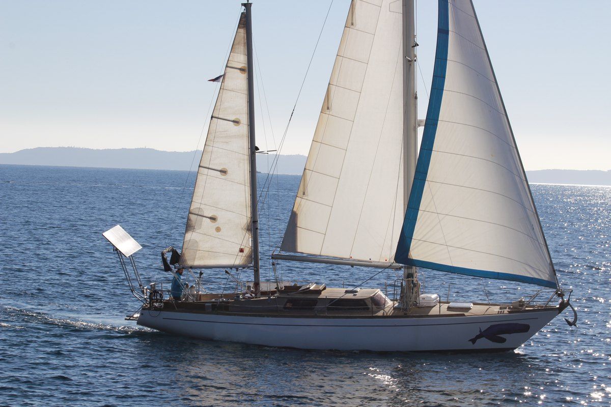Breathe N Rebreathe, the dive school on the sailing boat Cétacéa at Beaulieu-sur-Mer