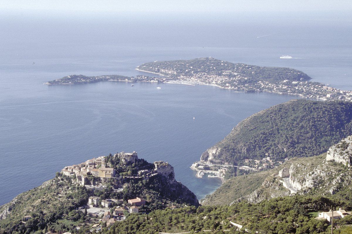 Èze and the Saint-Jean-Cap-Ferrat peninsula seen from the Fort de la Revère