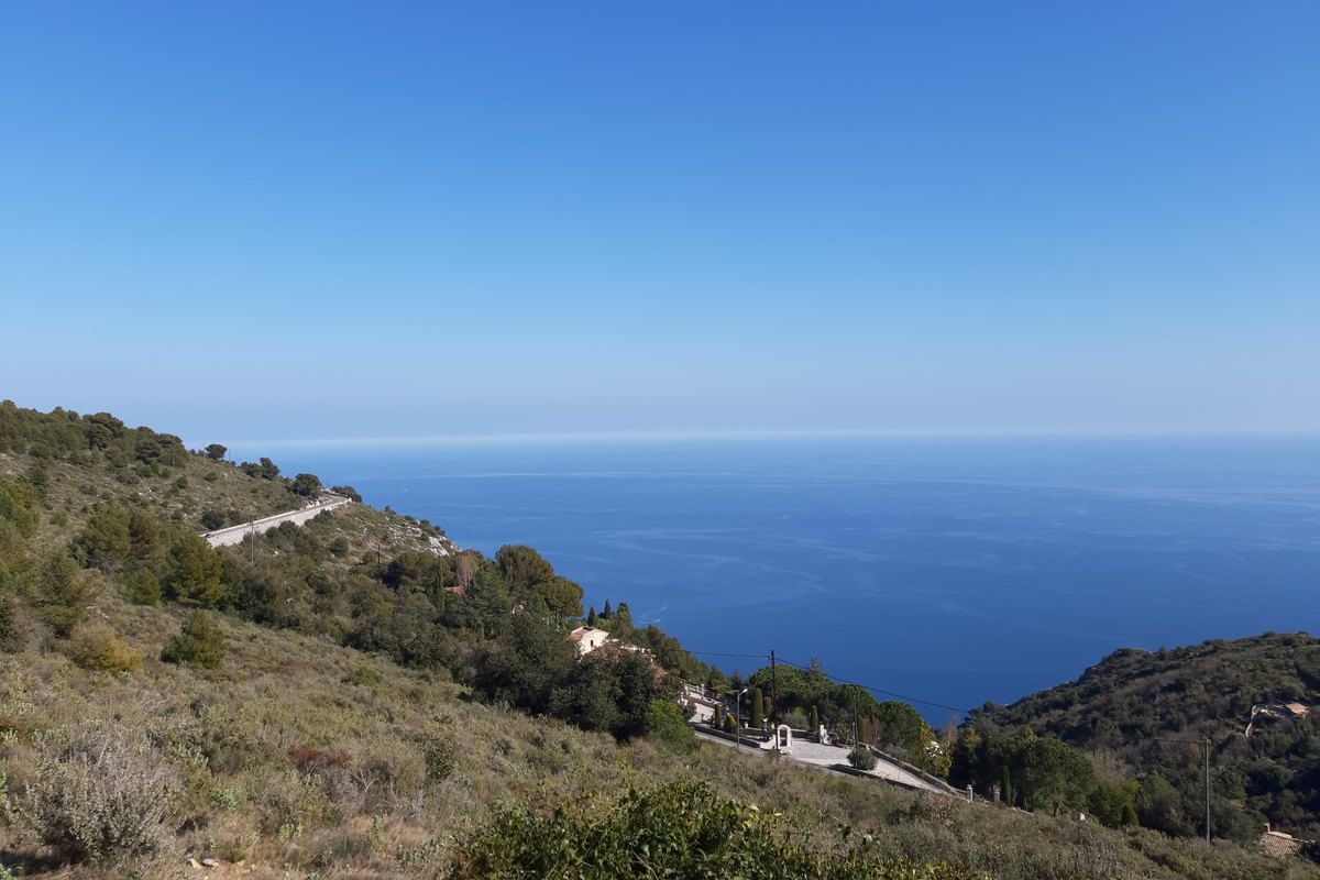 The sea view from the Plateau de la Justice on the Grande Corniche