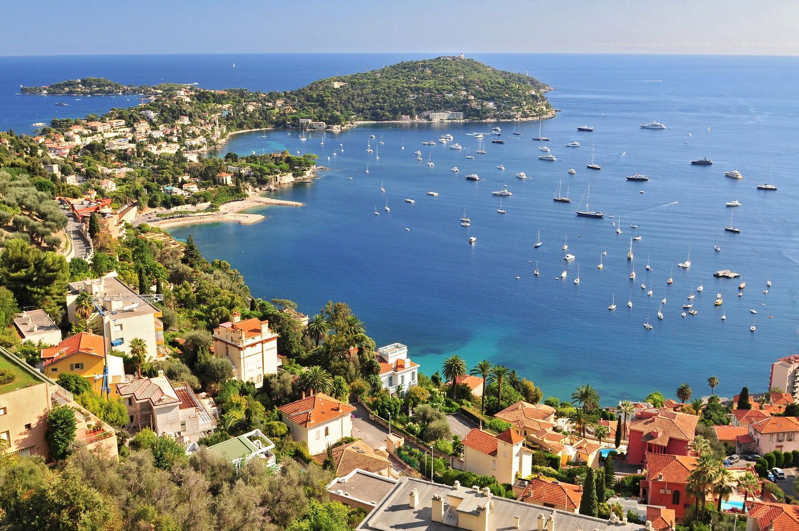 The Saint-Jean-Cap-Ferrat peninsula and its bays