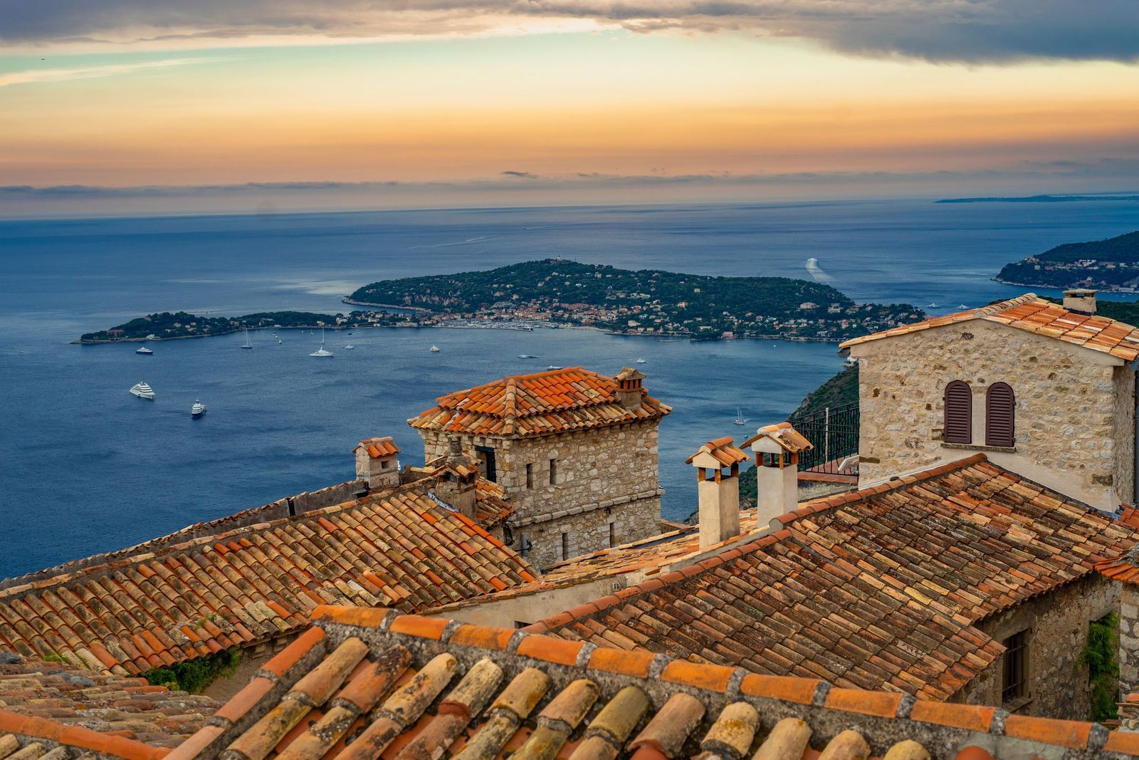The view over the rooftops of Èze to the sea