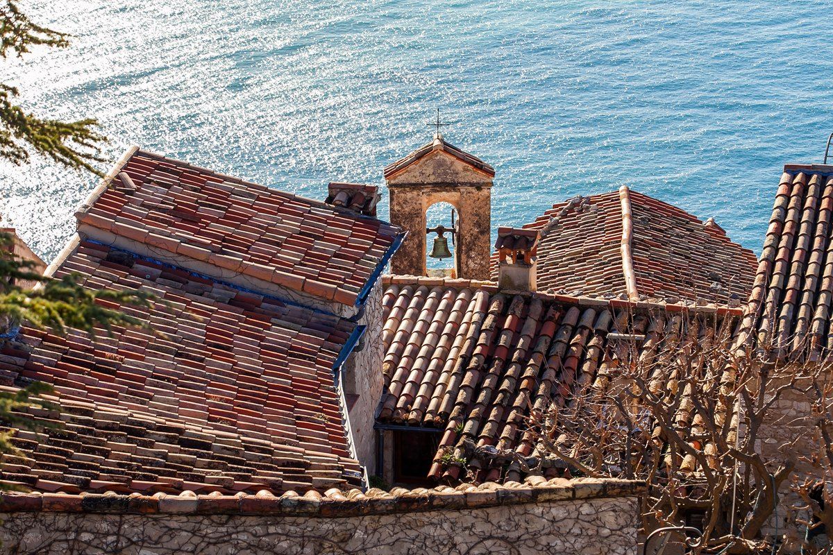 Èze village on its rock above the sea