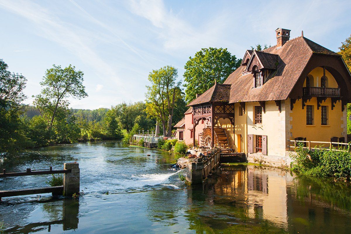 The Moulin de Fourges and its weir on the Epte