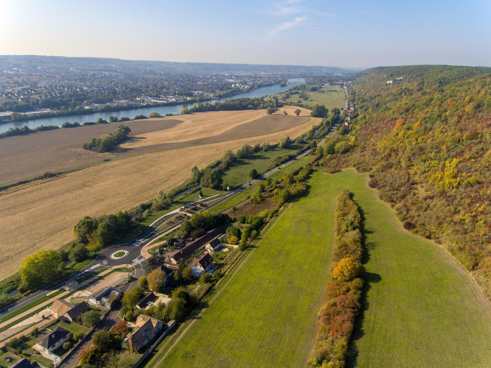 The western edge of Giverny, with the Seine and Vernon beyond