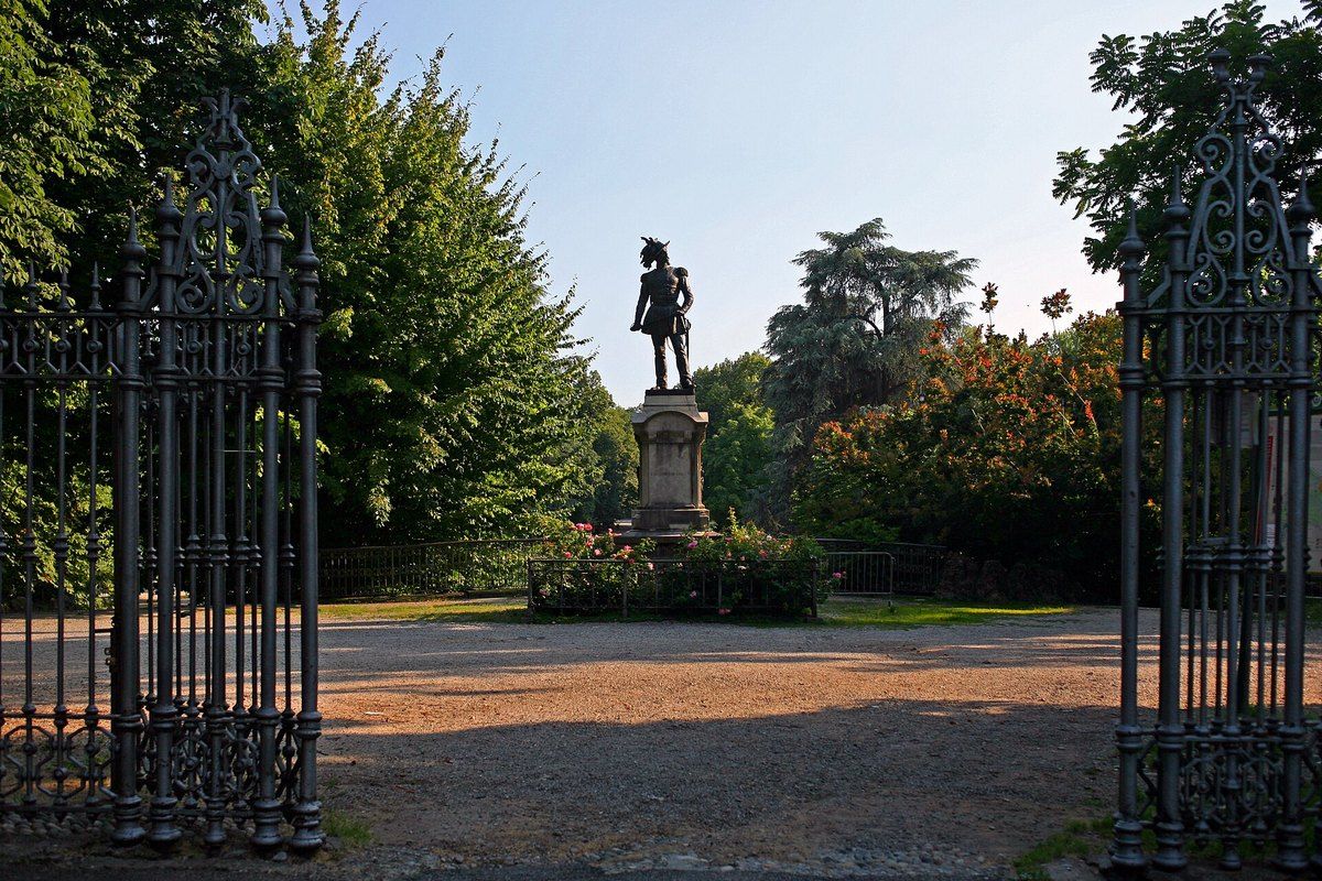 The wrought-iron gates of the Giardini Indro Montanelli seen from the Bastioni di Porta Venezia