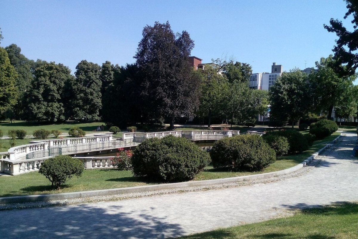 The baroque fishpond with its balustrade in the Giardino della Guastalla, Milan