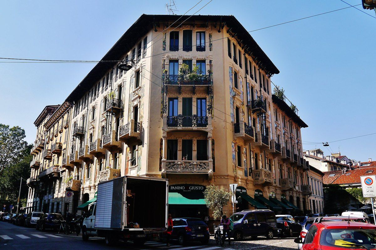 The Art Nouveau façade of Casa Galimberti on Via Malpighi, Porta Venezia