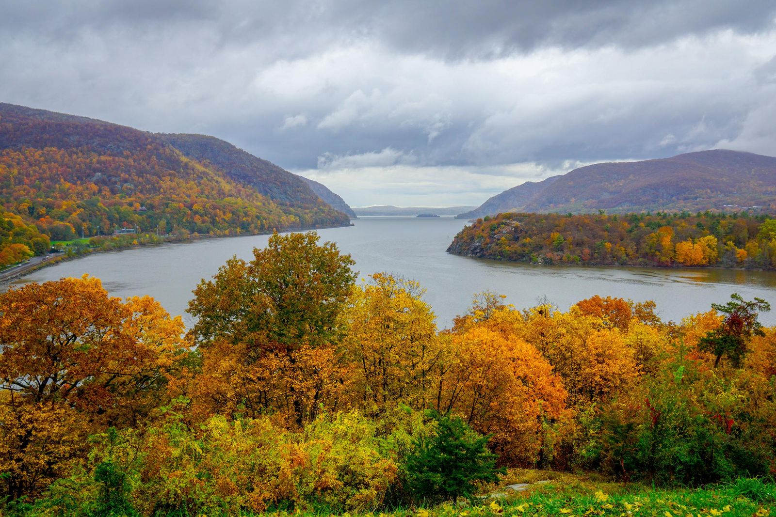 The Hudson River from West Point in autumn