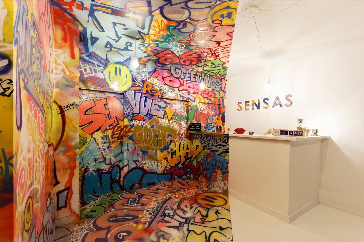 A graffiti-covered room on the Sensas sensory adventure course in Nice
