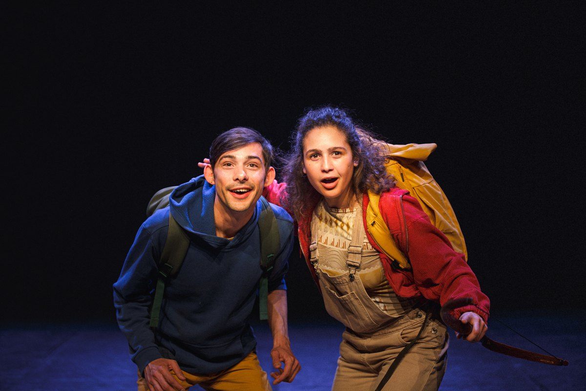 Two actors on stage during a family show at the Théâtre Francis-Gag in Vieux Nice