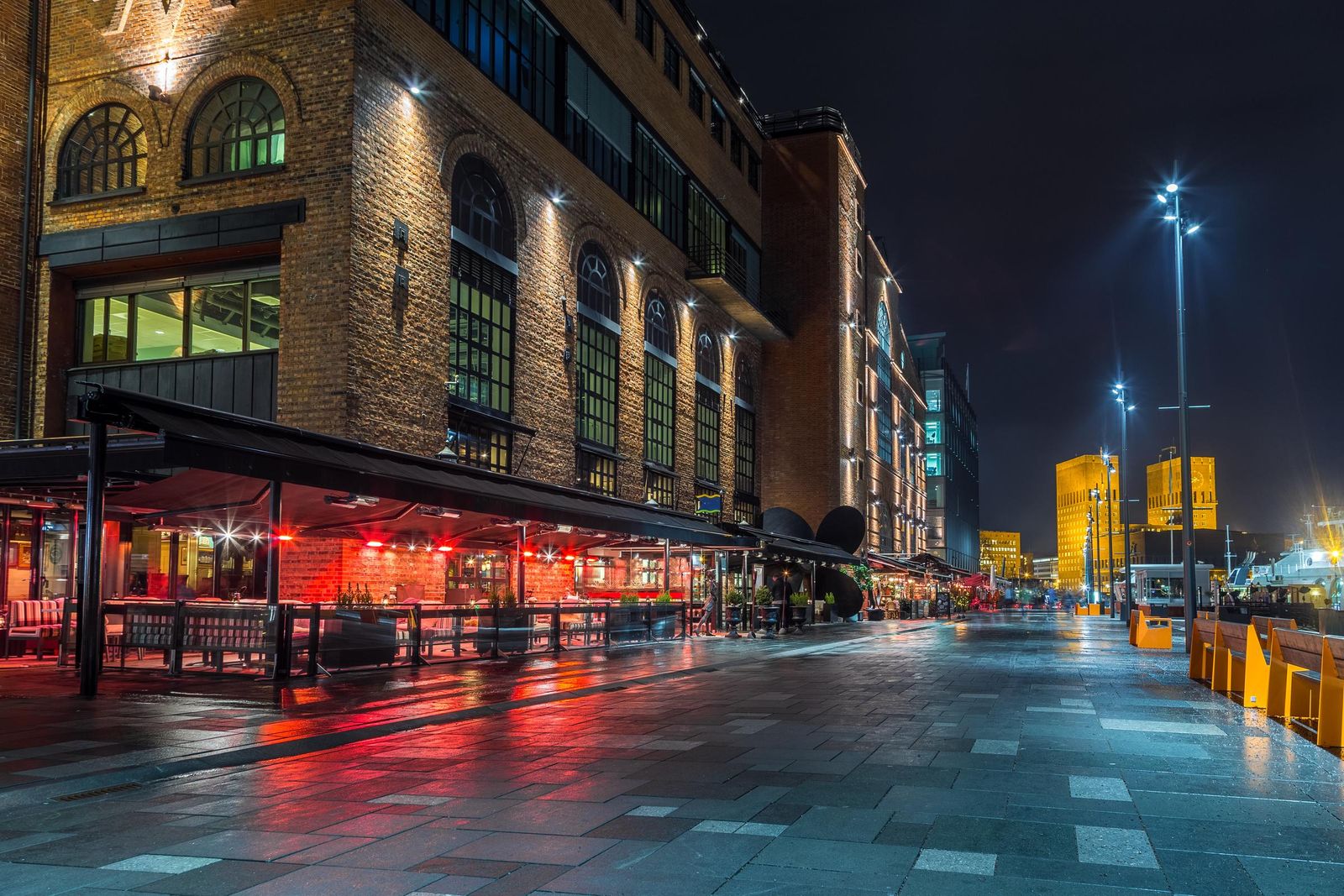 Aker Brygge marina at night