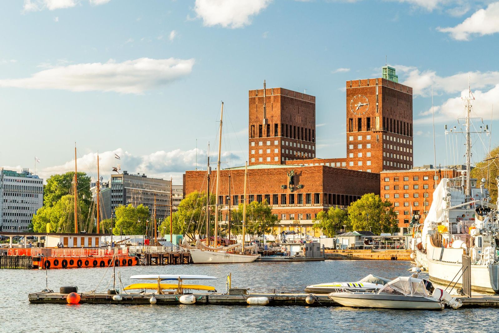 Oslo City Hall above the Pipervika harbour