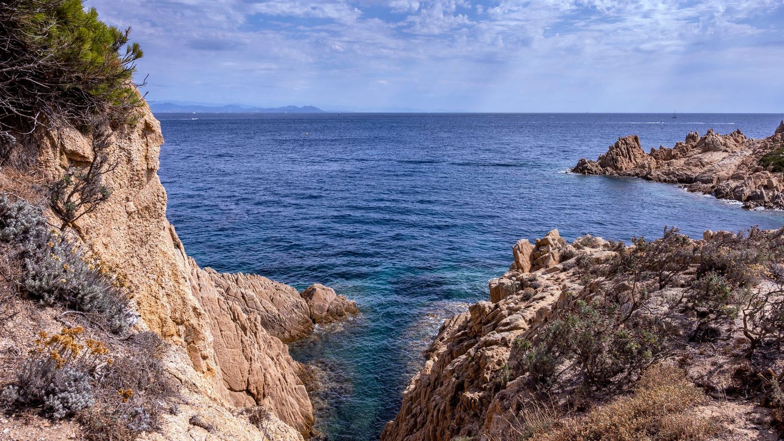 The coastline around Cap Camarat, between Ramatuelle and La Croix-Valmer