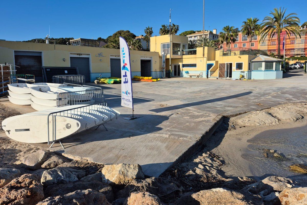 The CVM Saint-Jean sailing and water-sports club on the Plage Cros deï Pin