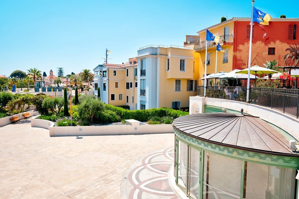 The Théâtre sur la Mer, the open-air esplanade by the port of Saint-Jean-Cap-Ferrat