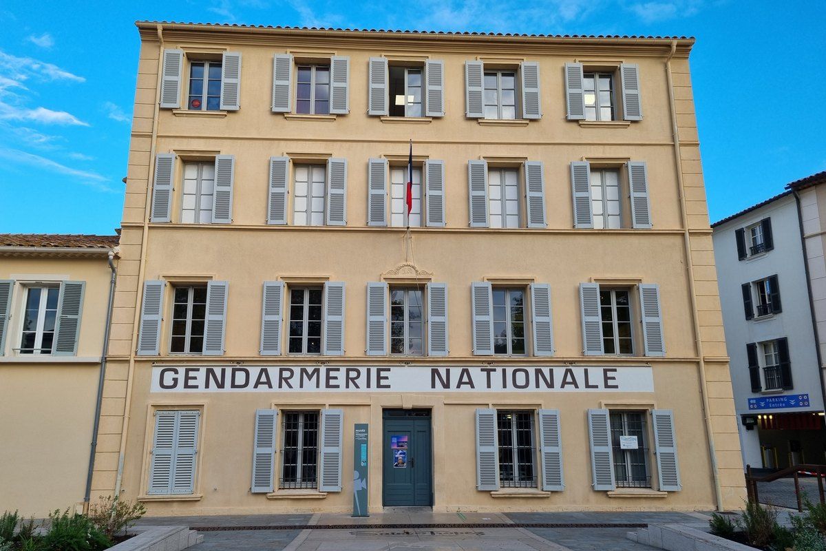 The former Gendarmerie Nationale building on place Blanqui, now the Musée de la Gendarmerie et du Cinéma