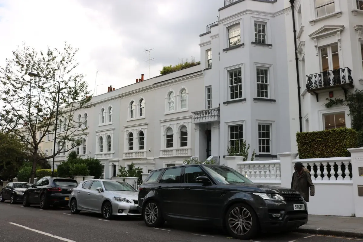 White stucco houses on Kensington Park Road in Notting Hill, London