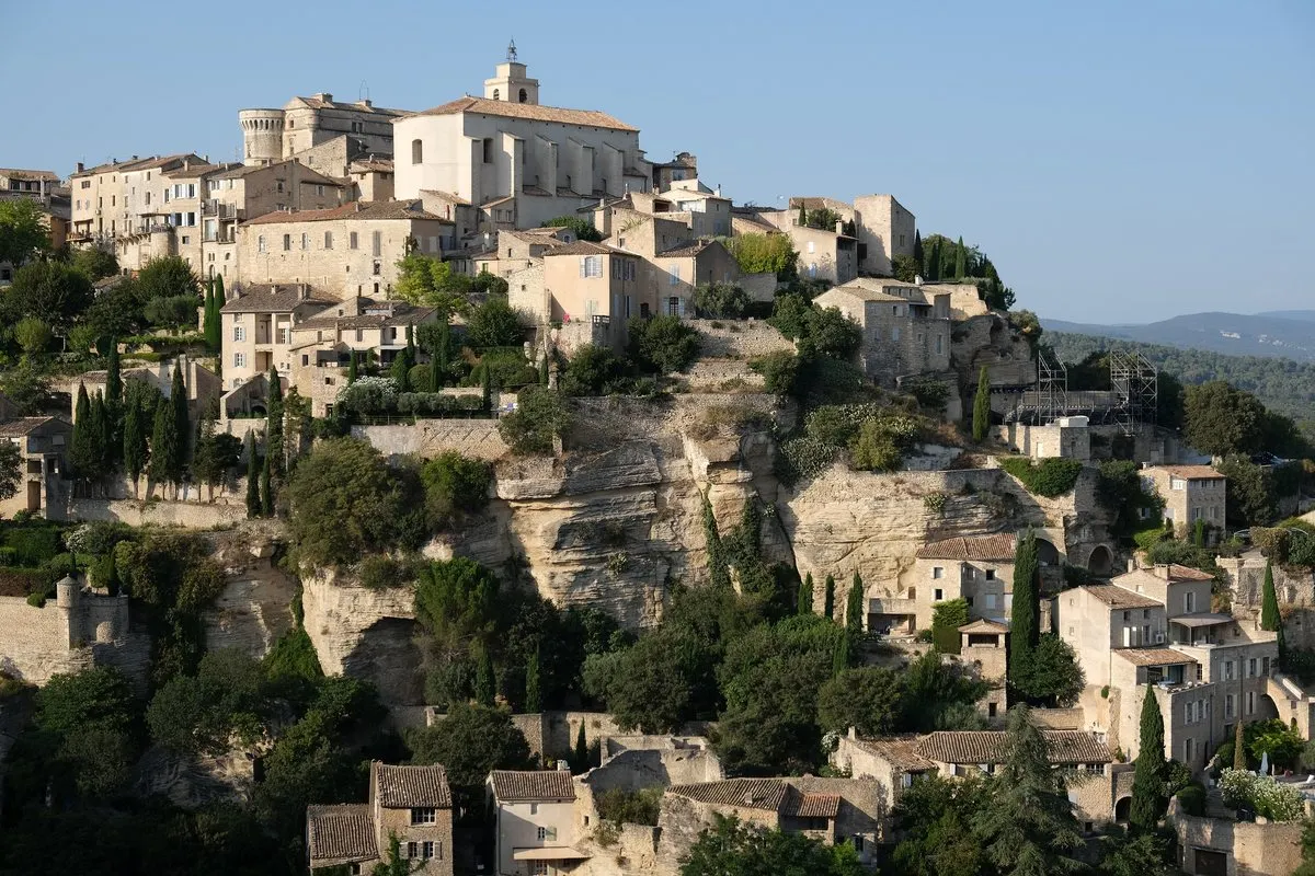 Gordes on its limestone outcrop in the Luberon