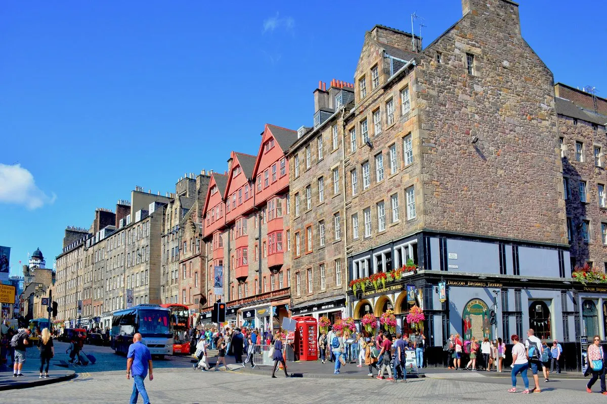 Tall stone tenements along the Royal Mile in Edinburgh's Old Town