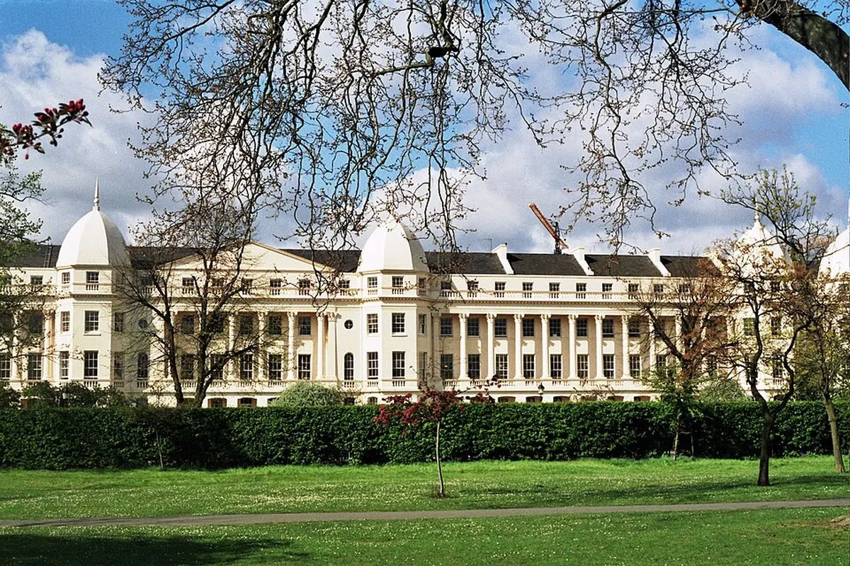 John Nash's stucco terrace Sussex Place on the edge of Regent's Park, London