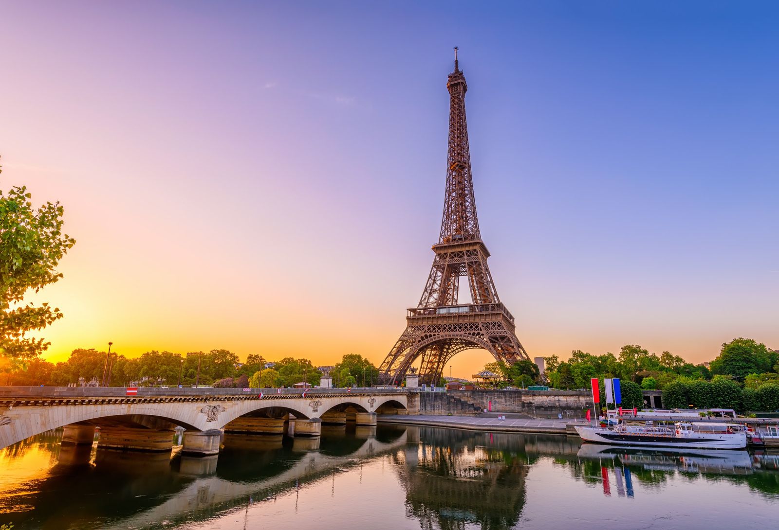 The Eiffel Tower and the Seine at sunrise