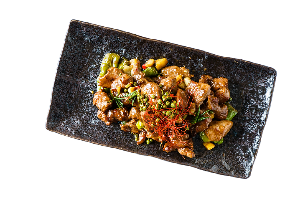 Stir-fried meat dish with peppers and chili threads on a dark rectangular plate, duplicate view