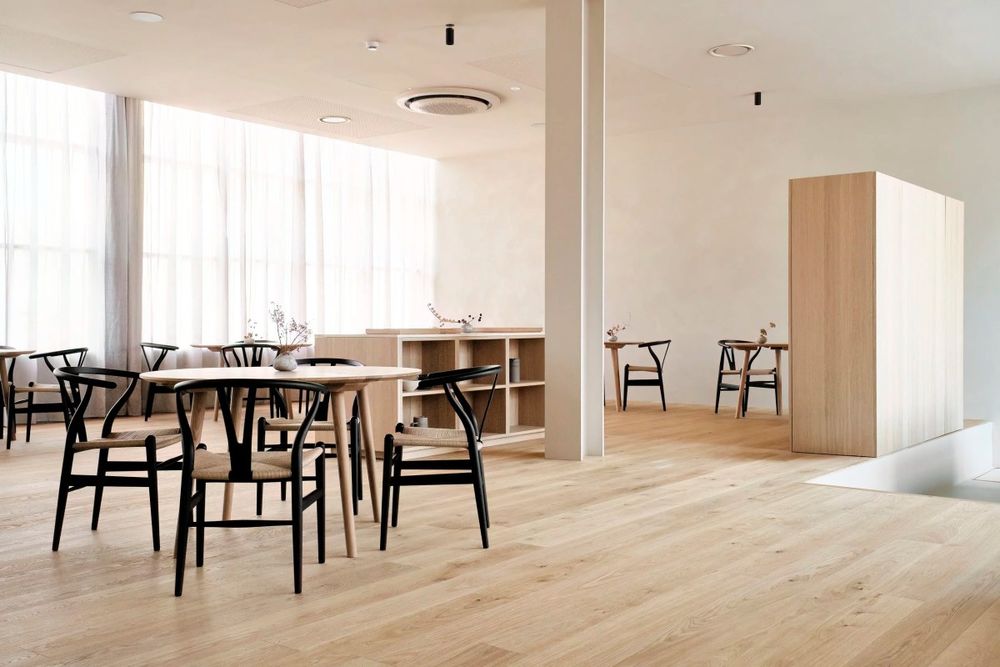 Abba – a paintbrush factory's quiet new macaron in Certosa