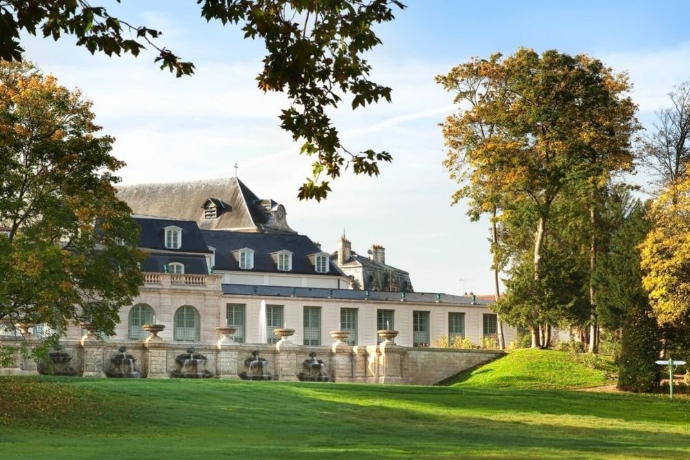 Auberge du Jeu de Paume – named for a prince's vanished tennis court