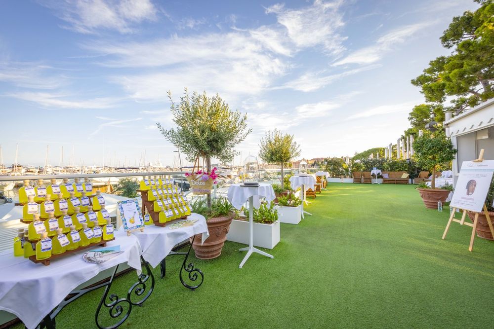 Evening at Ambrosia on the port of Beaulieu-sur-Mer