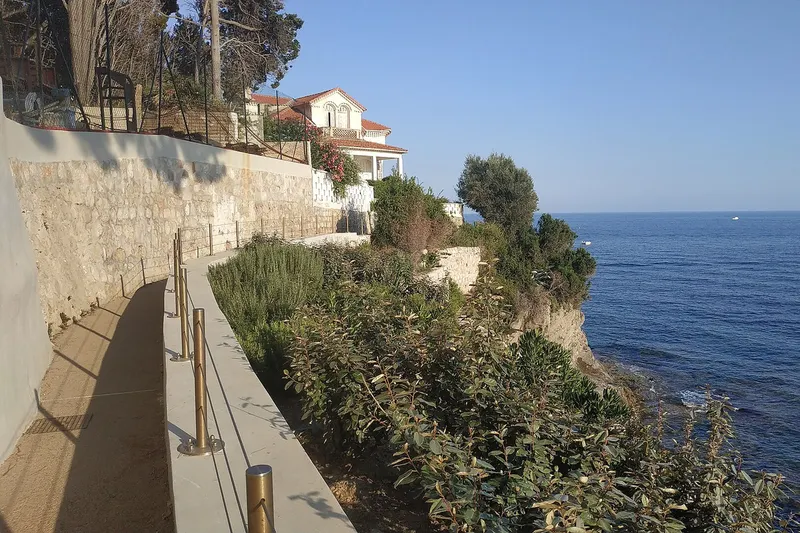 Cap-d'Ail – Monaco's French neighbour and its secret shore path