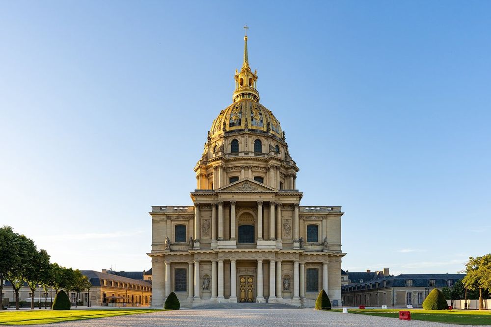 Les Invalides, Paris: Napoleon's tomb beneath the golden dome