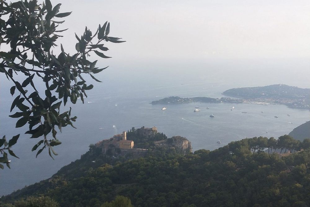 On the Sentier de la Forna in the Parc de la Grande Corniche above Èze