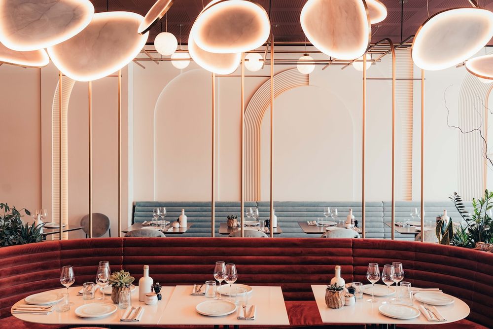 Ferni in Antibes – the old town's go-to table, on the terrace and inside