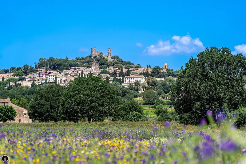 Grimaud – the hilltop village above the Gulf of Saint-Tropez