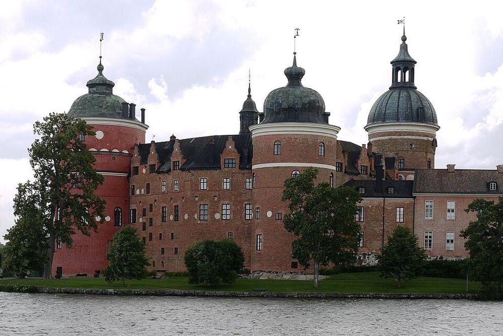 Gripsholm and Mariefred – The Vasa Castle on Lake Mälaren near Stockholm