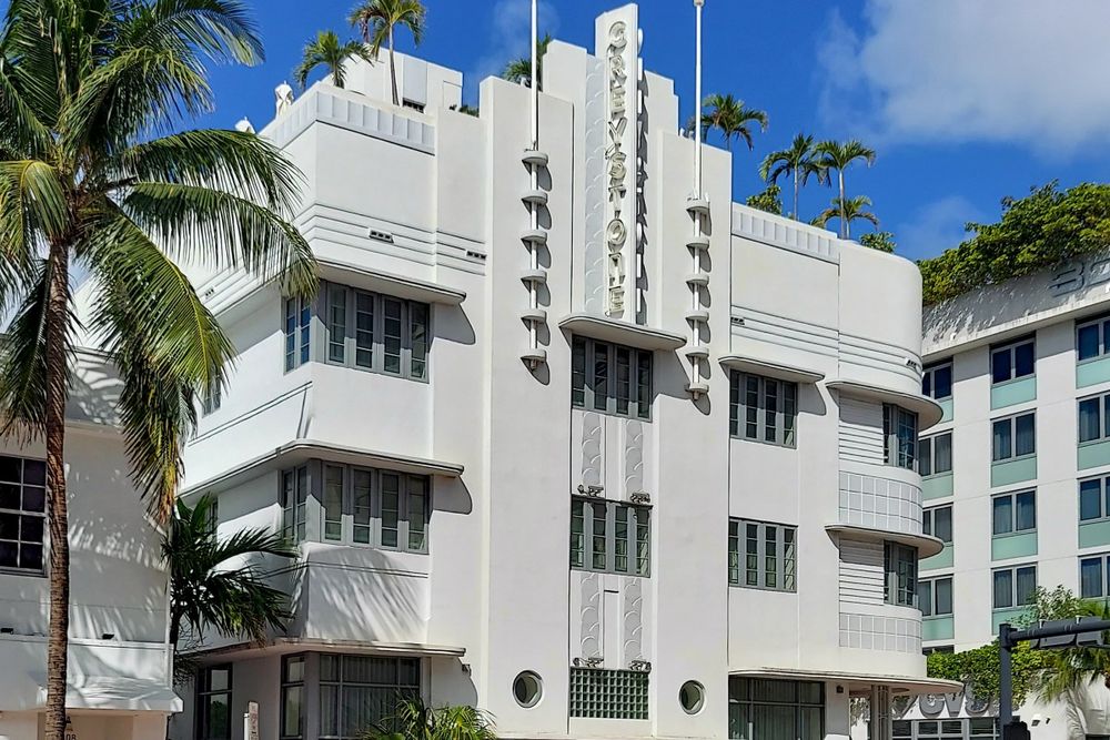 Hotel Greystone – Hohauser's 1939 corner, reborn adults-only