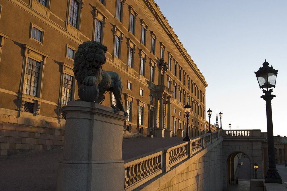 The Royal Palace in Stockholm – Tessin's palace and the Royal Guard