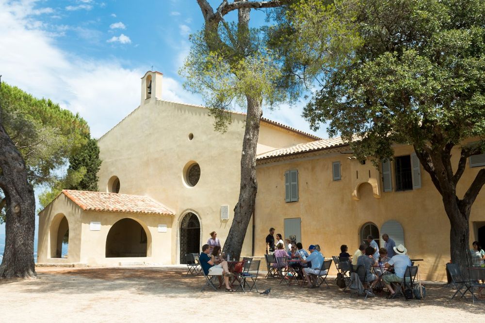 Le Bistrot du Curé – lunch under the pines on the Garoupe plateau