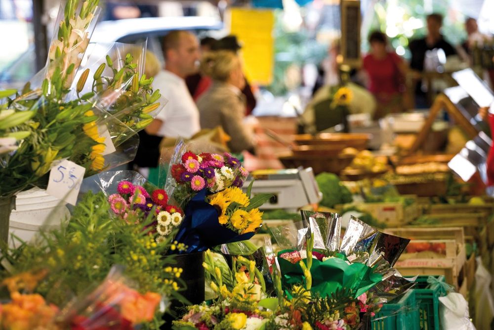 The Marché Provençal in Old Antibes – morning produce, afternoon art