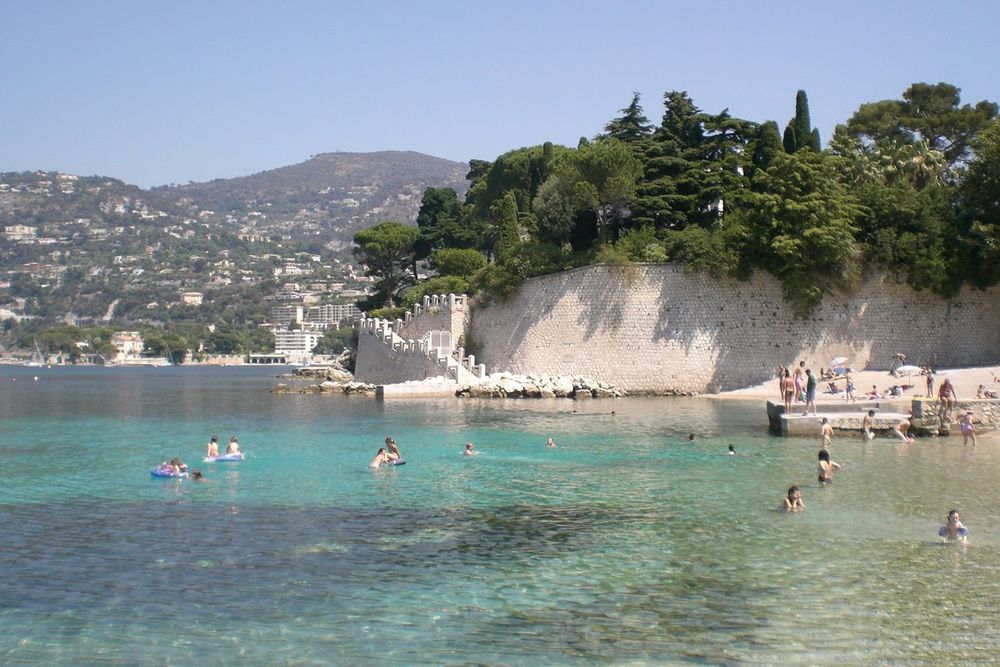 View over the Plage de Passable and the rade of Villefranche