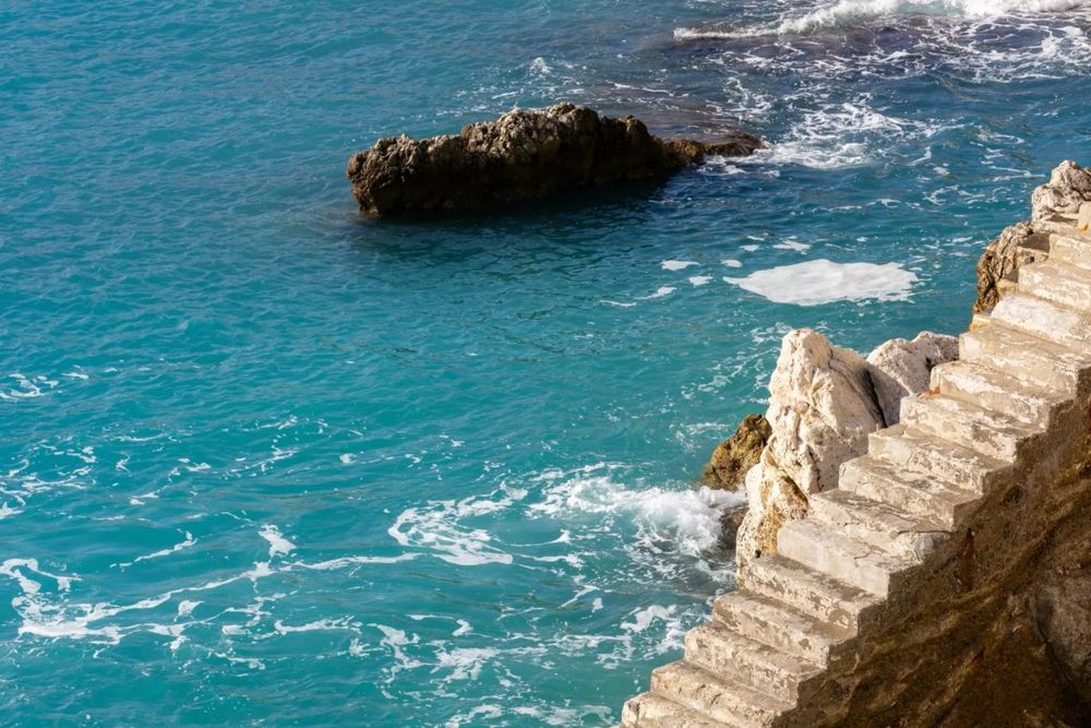 The Cap de Nice coastal path – from the port of Nice to Villefranche